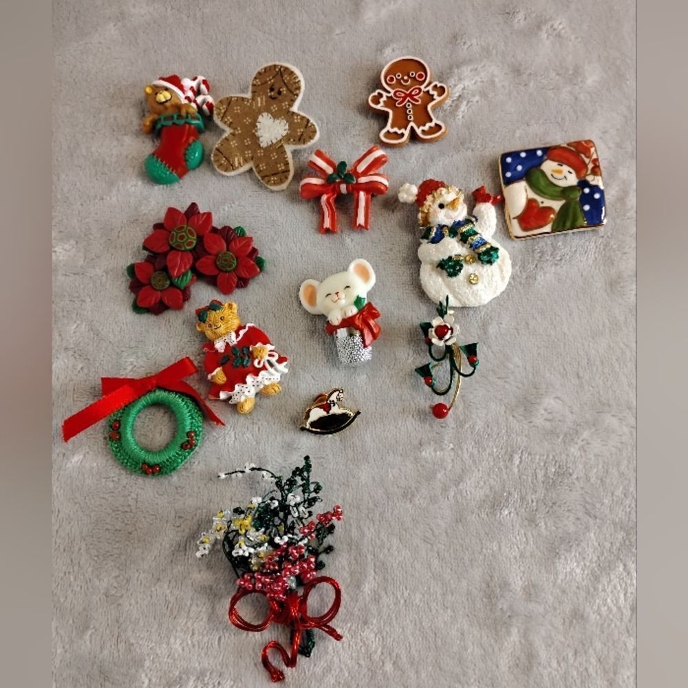 Christmas Pins Set